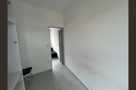 Quarto de casa para alugar com 1 quarto, 24m² em Bento Ribeiro, Rio de Janeiro