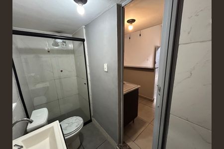 Banheiro de casa para alugar com 1 quarto, 26m² em Bento Ribeiro, Rio de Janeiro