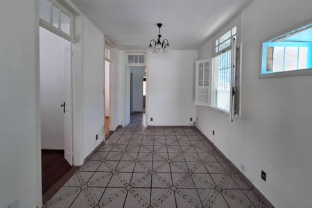 Sala de casa para alugar com 3 quartos, 180m² em Santa Rosa, Niterói