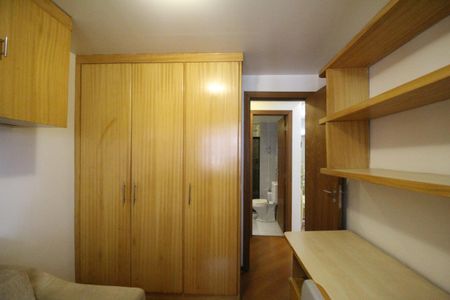 Apartamento para alugar com 74m², 2 quartos e 1 vagaQuarto