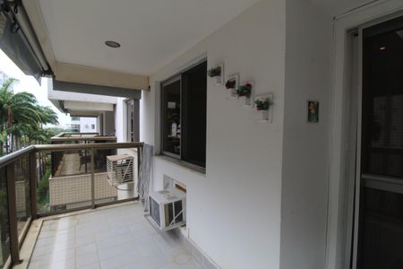 Apartamento para alugar com 74m², 2 quartos e 1 vagaSala - Varanda