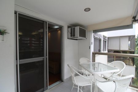 Apartamento para alugar com 74m², 2 quartos e 1 vagaSala - Varanda