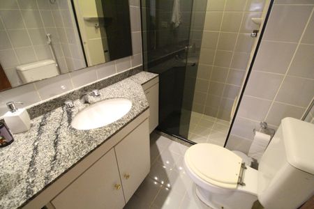Apartamento para alugar com 74m², 2 quartos e 1 vagaBanheiro social