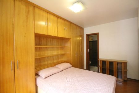 Apartamento para alugar com 74m², 2 quartos e 1 vagaSuíte