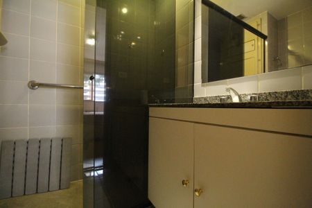Apartamento para alugar com 74m², 2 quartos e 1 vagaBanheiro da suíte