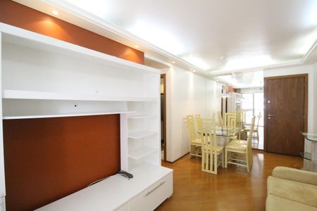 Sala de apartamento para alugar com 2 quartos, 74m² em Barra Olímpica, Rio de Janeiro