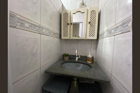 Casa à venda com 117m², 2 quartos e 1 vagaBanheiro