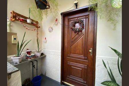 Casa à venda com 117m², 2 quartos e 1 vagaFrente