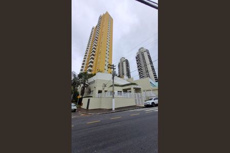 Apartamento para alugar com 60m², 1 quarto e 2 vagasFachada