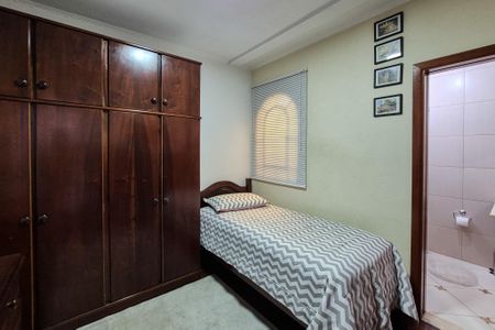 Casa à venda com 243m², 3 quartos e 4 vagasSuíte 3