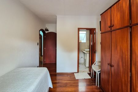 Casa à venda com 243m², 3 quartos e 4 vagasSuíte 2