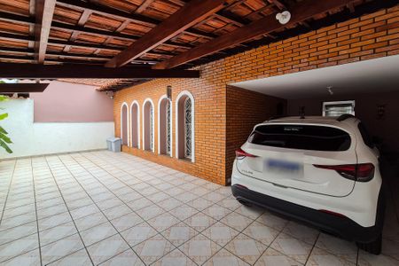 Casa à venda com 243m², 3 quartos e 4 vagasGaragem