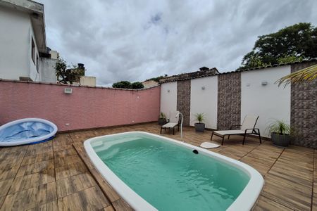Casa à venda com 243m², 3 quartos e 4 vagasQuintal