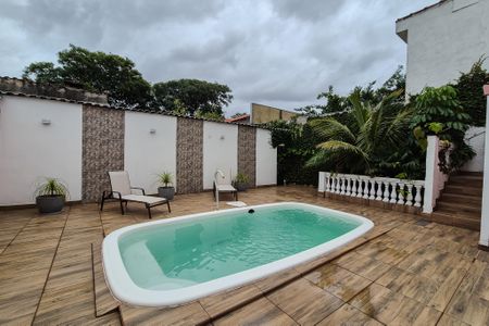 Casa à venda com 243m², 3 quartos e 4 vagasQuintal
