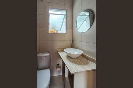 Casa à venda com 243m², 3 quartos e 4 vagasBanheiro da Suíte 2