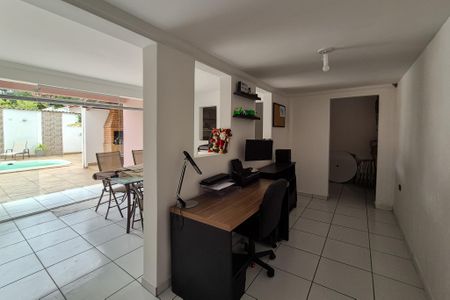 Casa à venda com 243m², 3 quartos e 4 vagasEdícula