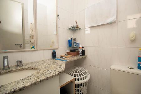 Apartamento à venda com 78m², 2 quartos e 2 vagasBanheiro da Suíte