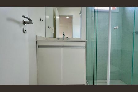 Banheiro de kitnet/studio para alugar com 1 quarto, 33m² em Pinheiros, São Paulo