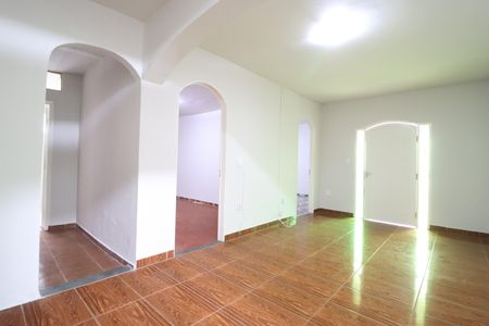 Casa para alugar com 8 quartos, 250m² em Saraiva, Uberlândia