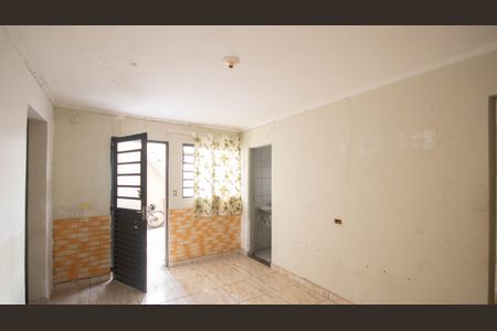 Sala de casa para alugar com 2 quartos, 75m² em Parque Vitoria, São Paulo