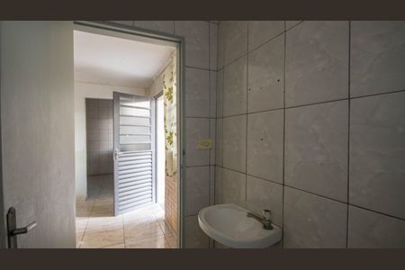 Banheiro de casa para alugar com 2 quartos, 75m² em Parque Vitoria, São Paulo