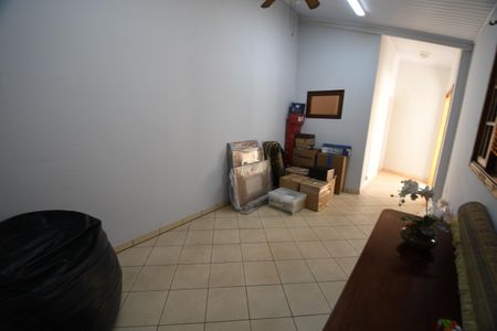 Casa à venda com 280m², 3 quartos e 4 vagasQuarto Edícula