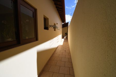 Casa à venda com 280m², 3 quartos e 4 vagasCorredor