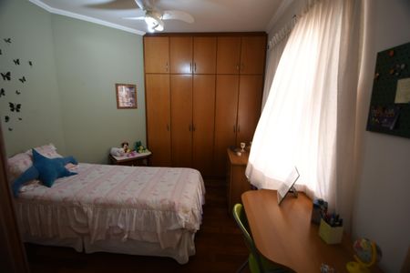 Casa à venda com 280m², 3 quartos e 4 vagasQuarto Suíte 2