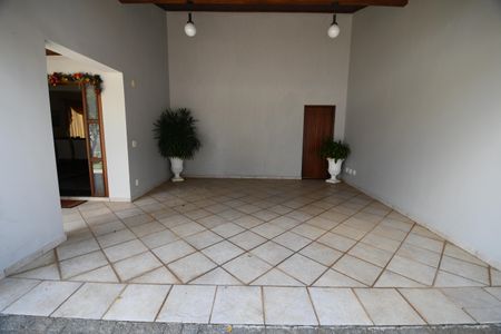 Casa à venda com 280m², 3 quartos e 4 vagasGaragem