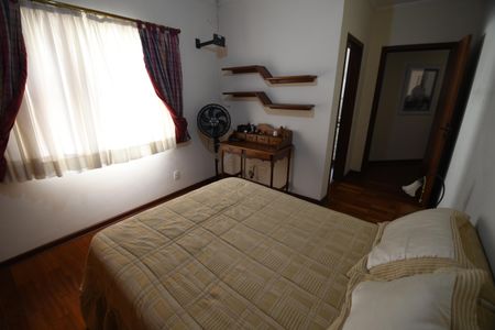 Casa à venda com 280m², 3 quartos e 4 vagasQuarto Suíte 1