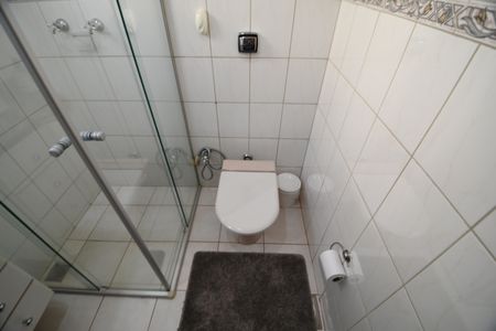 Casa à venda com 280m², 3 quartos e 4 vagasBanheiro Suíte 2