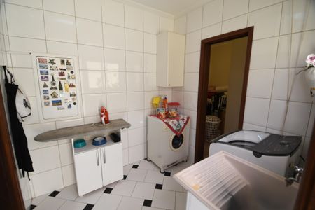 Casa à venda com 280m², 3 quartos e 4 vagasÁrea de Serviço