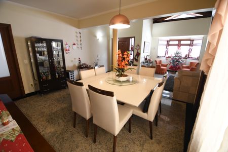 Casa à venda com 280m², 3 quartos e 4 vagasSala 