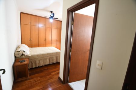 Casa à venda com 280m², 3 quartos e 4 vagasQuarto Suíte 1