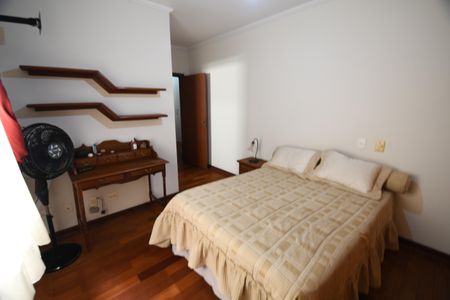 Casa à venda com 280m², 3 quartos e 4 vagasQuarto Suíte 1