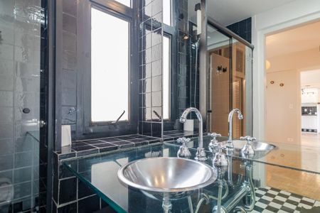 Banheiro de apartamento para alugar com 1 quarto, 43m² em Jardins, São Paulo