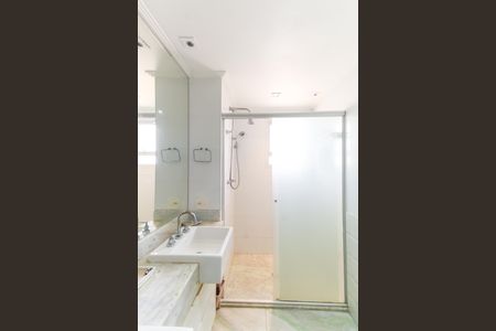 Apartamento à venda com 346m², 3 quartos e 5 vagasBanheiro da Suíte 1