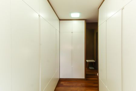 Apartamento à venda com 346m², 3 quartos e 5 vagasCloset da suíte 1