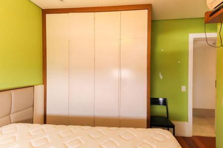 Apartamento à venda com 346m², 3 quartos e 5 vagasQuarto 2 - Suíte