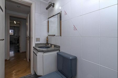 Apartamento à venda com 185m², 3 quartos e 3 vagas Apartamento à venda com 185m², 3 quartos e 3 vagasbanheiro na suíte 3_3