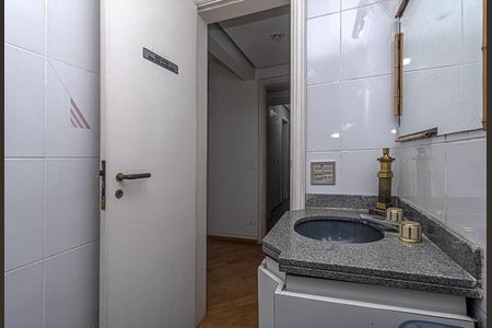 Apartamento à venda com 185m², 3 quartos e 3 vagas Apartamento à venda com 185m², 3 quartos e 3 vagasbanheiro na suíte 3_4