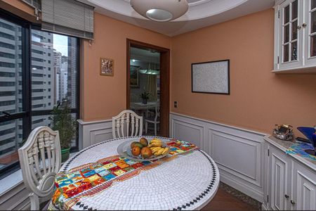 Apartamento à venda com 185m², 3 quartos e 3 vagas Apartamento à venda com 185m², 3 quartos e 3 vagassala de almoço_3