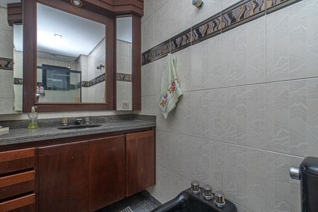 Apartamento à venda com 185m², 3 quartos e 3 vagas Apartamento à venda com 185m², 3 quartos e 3 vagasbanheiro na suíte 2_3