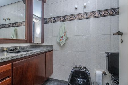 Apartamento à venda com 185m², 3 quartos e 3 vagas Apartamento à venda com 185m², 3 quartos e 3 vagasbanheiro na suíte 2_1