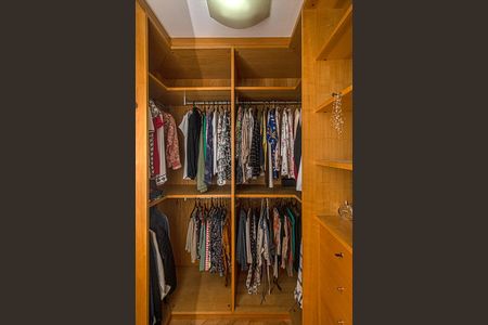 Apartamento à venda com 185m², 3 quartos e 3 vagas Apartamento à venda com 185m², 3 quartos e 3 vagascloset na suíte 2_1