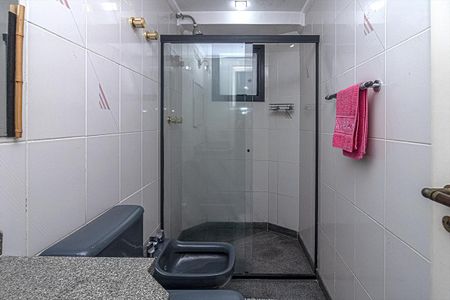 Apartamento à venda com 185m², 3 quartos e 3 vagas Apartamento à venda com 185m², 3 quartos e 3 vagasbanheiro na suíte 3_2
