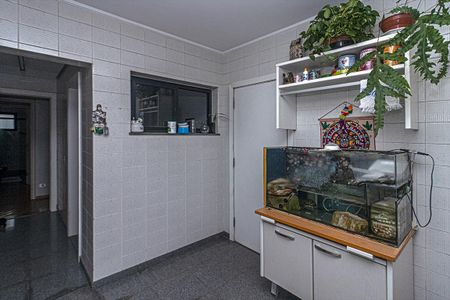 Apartamento à venda com 185m², 3 quartos e 3 vagas Apartamento à venda com 185m², 3 quartos e 3 vagasárea de serviço_3