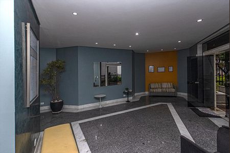 Apartamento à venda com 185m², 3 quartos e 3 vagas Apartamento à venda com 185m², 3 quartos e 3 vagashall de entrada_2