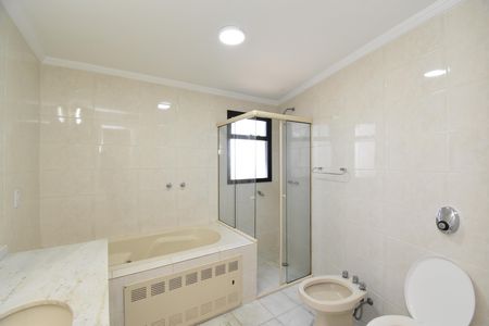 Banheiro da Suíte de apartamento para alugar com 3 quartos, 165m² em Bigorrilho, Curitiba