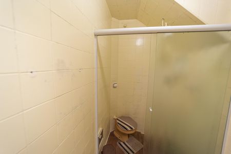 Casa à venda com 170m², 3 quartos e 2 vagasBanheiro